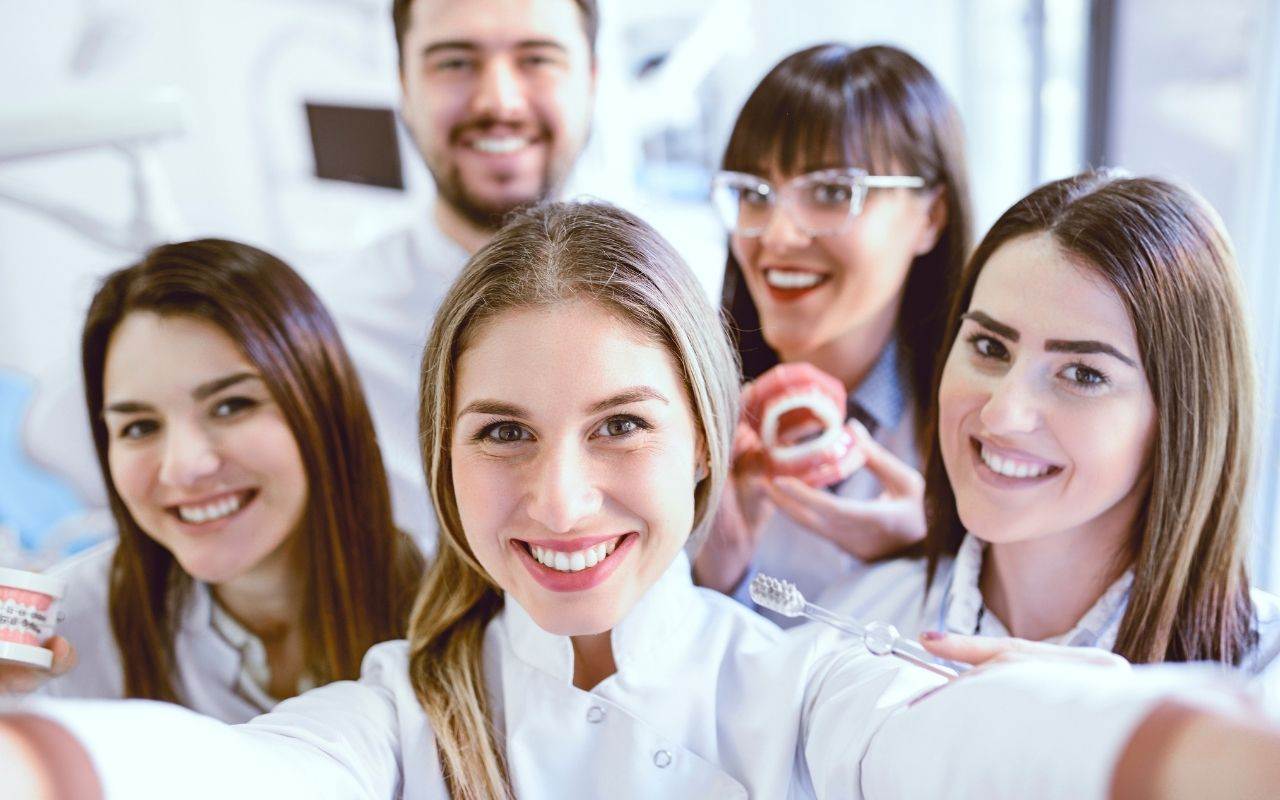 positive-reviews-are-great-for-the-team-Dental-Marketing-Heroes